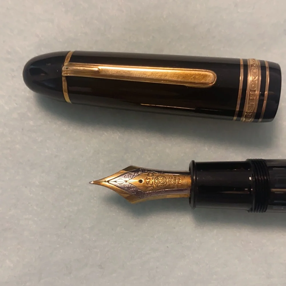 Montblanc Meisterstuck Fountain Pen - Au750 gold nib- 149 Black - Gold Trim - Picture 2 of 7